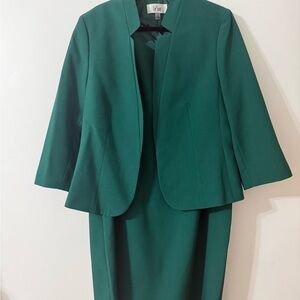Le Suit Green Women's Dress Suit